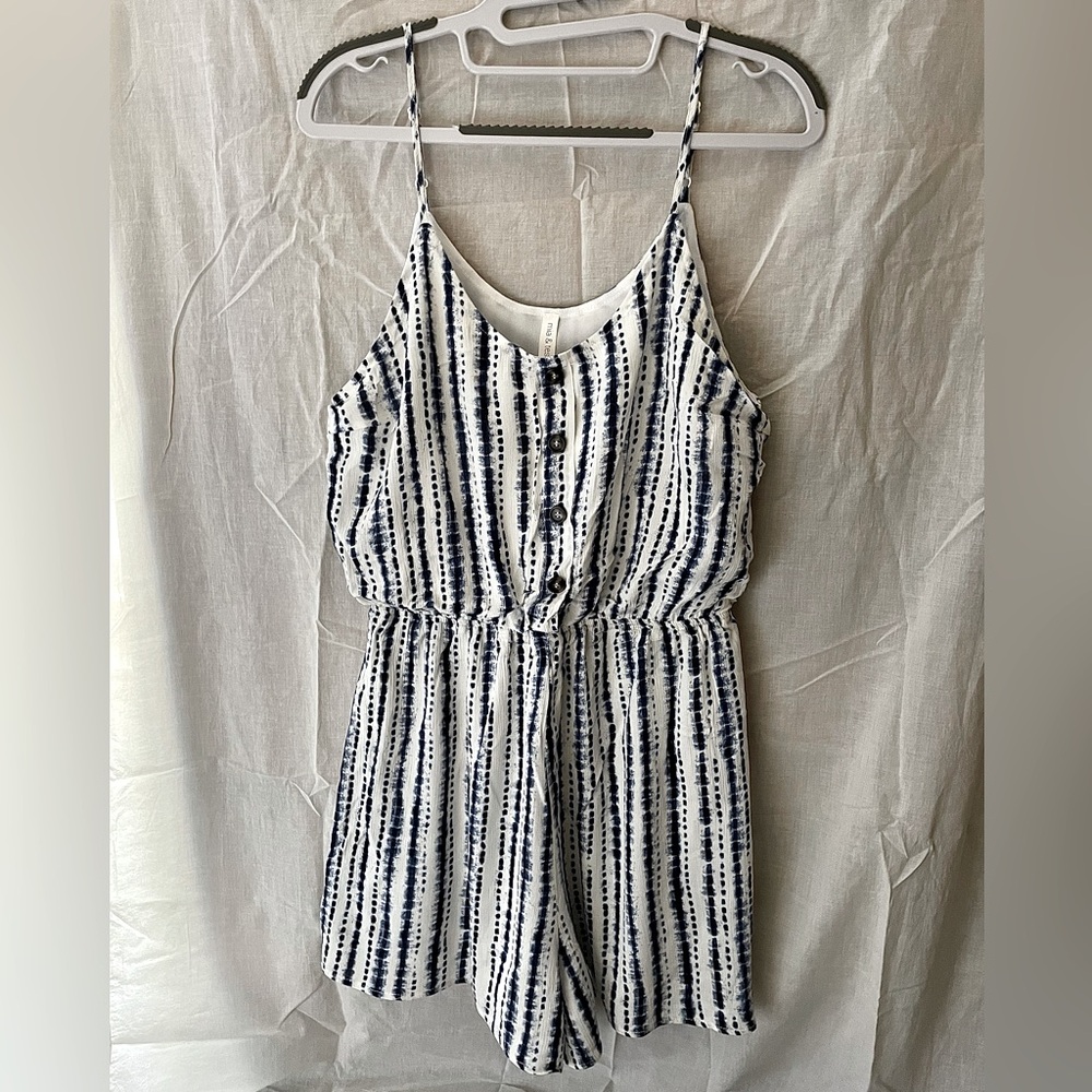 Mia & Tess - Women’s Staccato Sleeveless Tie Dye Stripe Romper (M) NWT